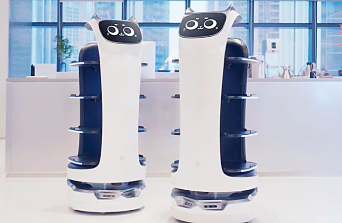 BellaBot, el robot gatuno camarero que sirve las mesas