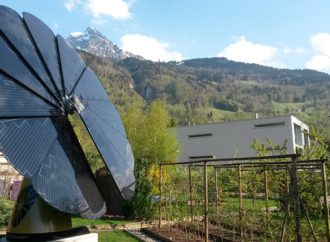 El panel solar con forma de girasol abre la puerta al autoconsumo en España